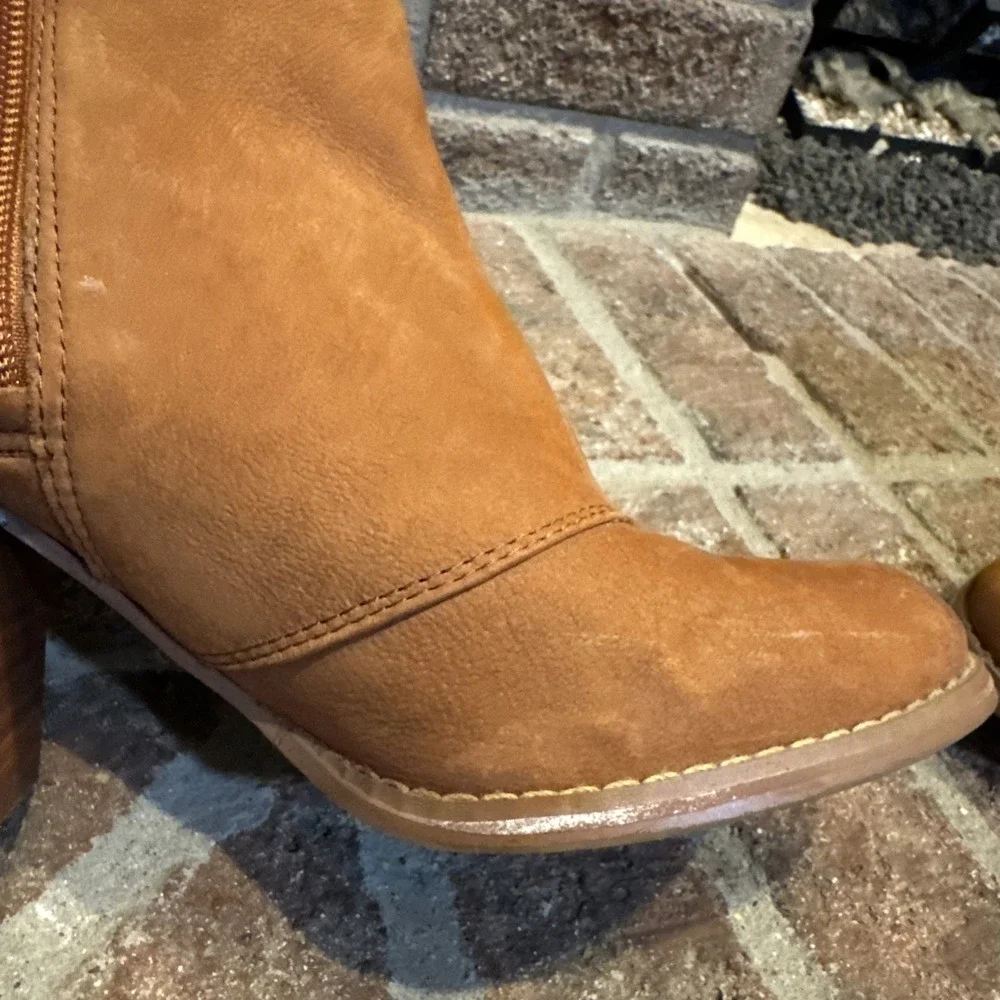 Gianni Bini Boots Womens 6.5M Ankle Booties Heel Side Zip Brown Leather Round